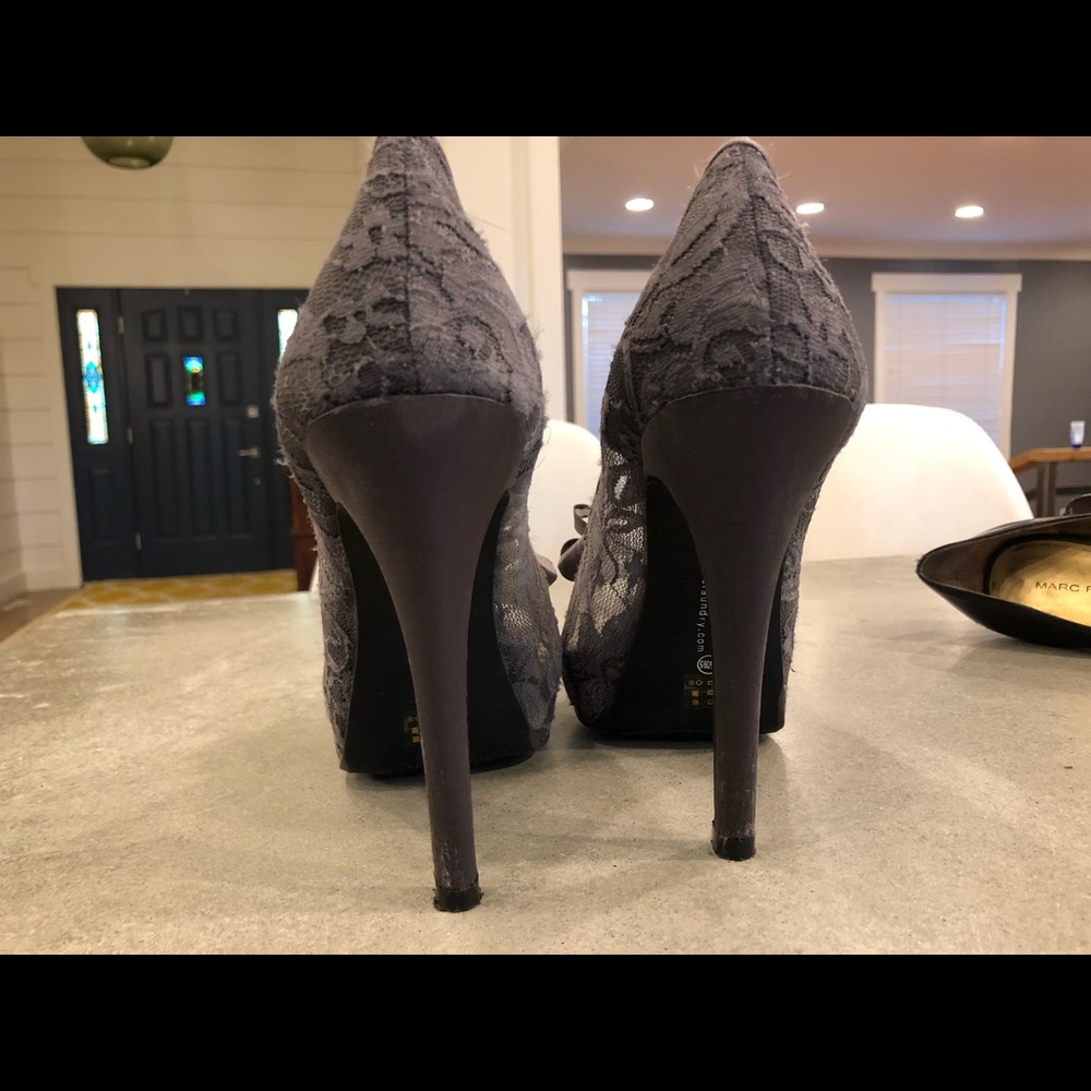 CHINESE LAUNDRY!! Lace peekaboo toe heels! - Picture 4 of 5